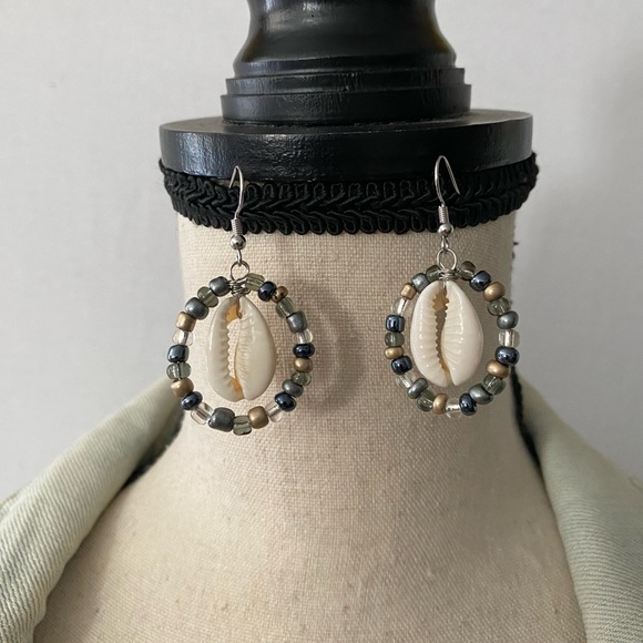 New Handmade Shell Earrings - Picture 3 of 3